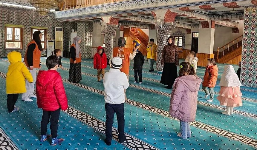 Camide çocuklara değerler eğitimi
