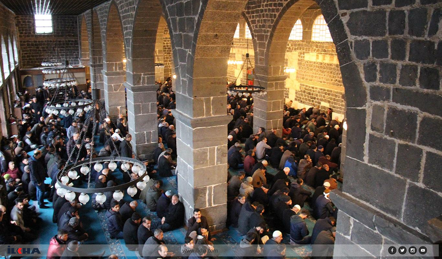 Cuma hutbesinde iman ve tefekkür vurgusu