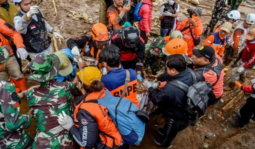 Endonezya'daki heyelanda ölü sayısı 53'e yükseldi