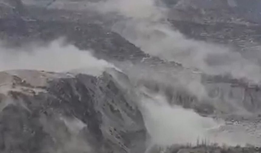 Pakistan'da 5,8 büyüklüğünde deprem: Bir ölü onlarca ev hasar gördü