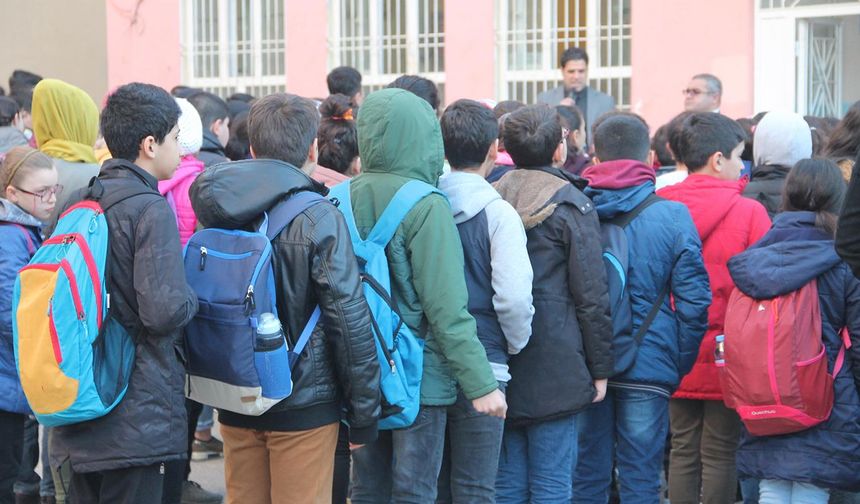 18 milyon öğrenci için ders zili yeniden çaldı