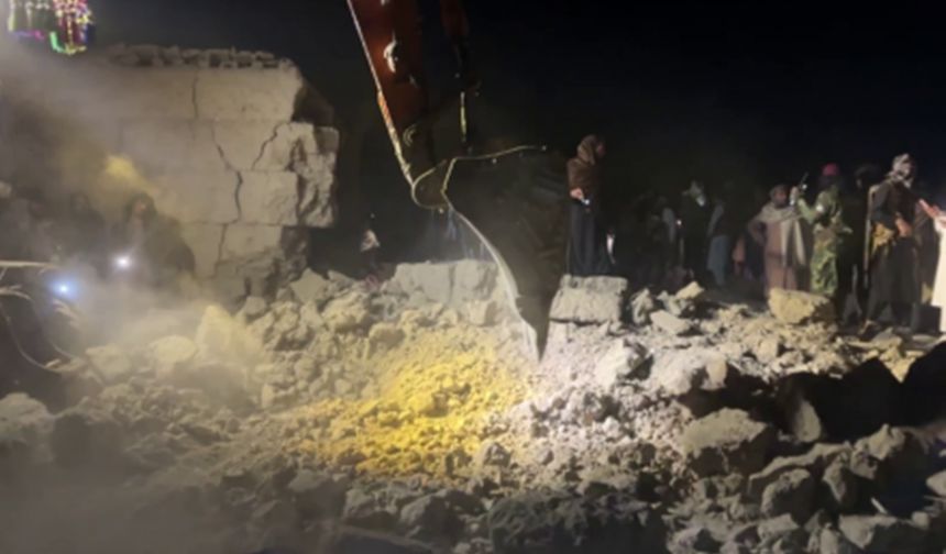 Afganistan'tan Pakistan'ın ölümcül saldırılarına tepki