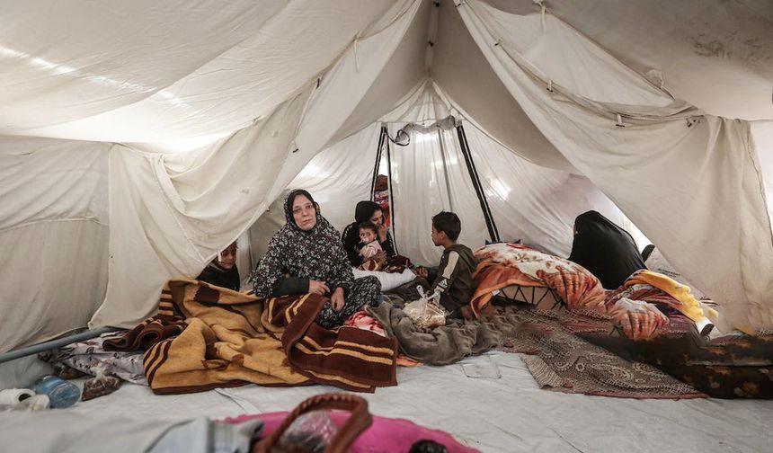 Gazze'de yüzlerce çadır sular altında: Abluka krizi derinleştirdi