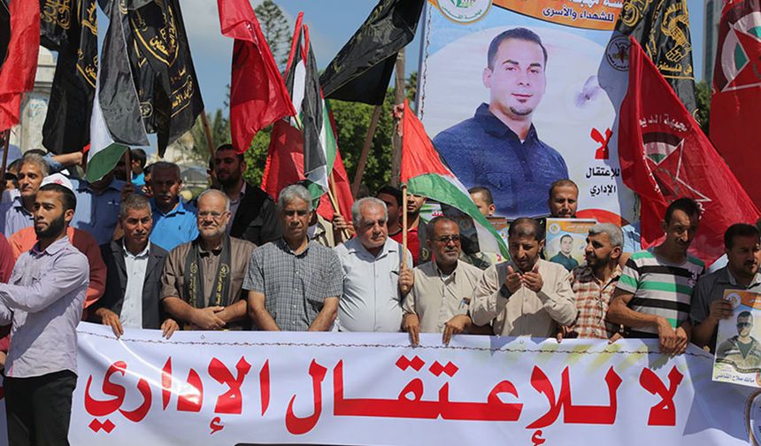 İşgalcilerin "idari tutuklama" silahı: Esirlerin ömrü cezaevlerinde tüketiliyor