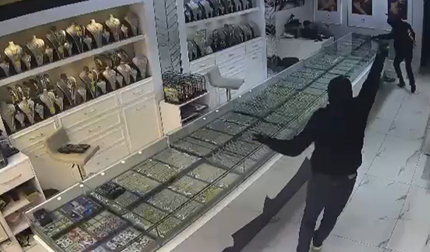 Kuyumcu soygununun güvenlik kamerası görüntüleri ortaya çıktı