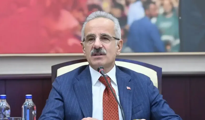 Bakan Uraloğlu: Hürmüz Boğazı’nda 15 Türk sahipli gemi bulunuyor