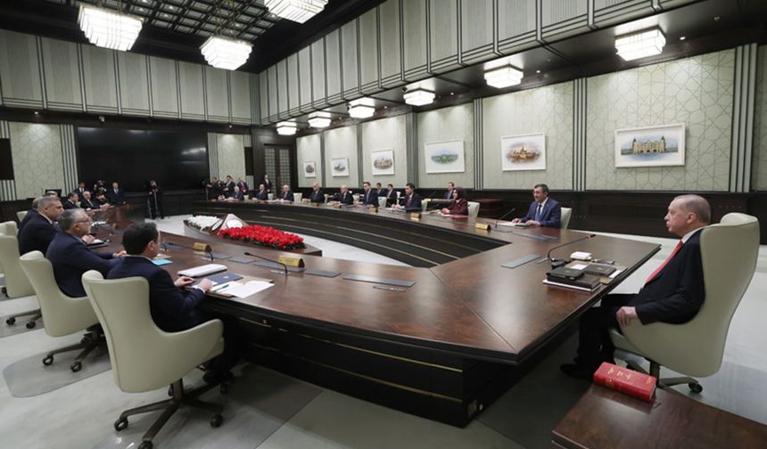 Cumhurbaşkanlığı Kabinesi bugün toplanıyor: Gündemde savaş ve ekonomi var