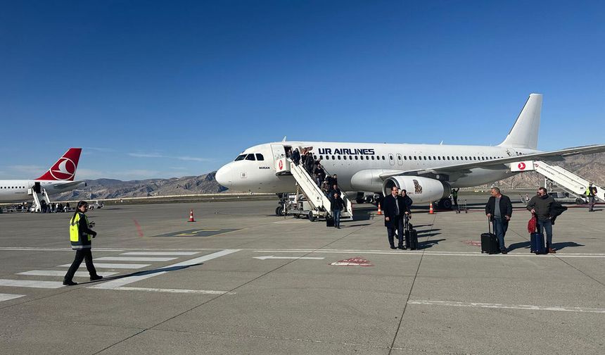 İran'a saldırı sonrası Erbil uçakları Şerafettin Elçi Havalimanı'na iniş yapıyor