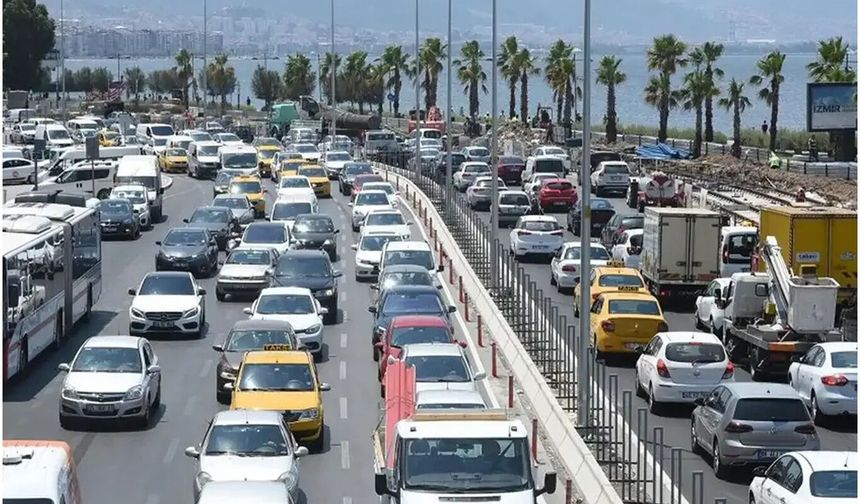 İzmir’de trafiğe kayıtlı araç sayısı 2,1 milyonu aştı