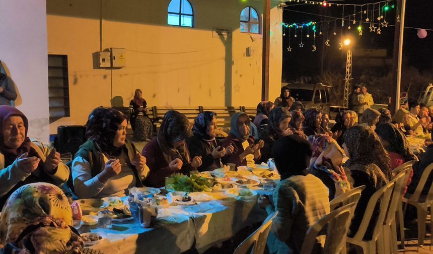 Kadir Gecesi camilerde yoğun katılımla ihya edildi