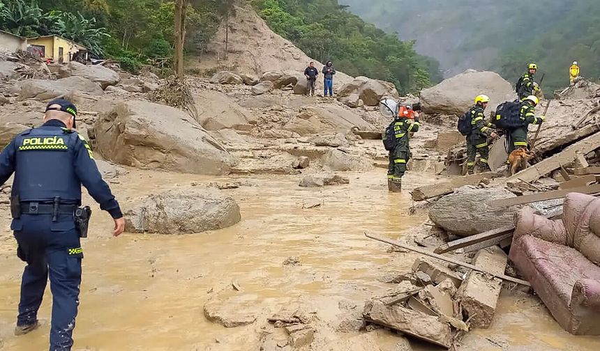 Kolombiya'da sağanak sel baskınına yol açtı