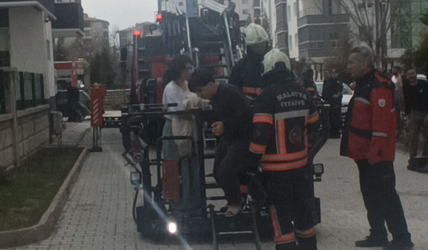 Malatya'da spor salonunda çıkan yangın paniğe neden oldu