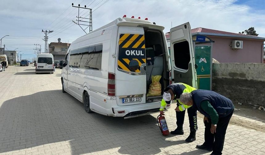 Mersin’de ‘Güvenli Okul Yolu’ kapsamında servis denetimi