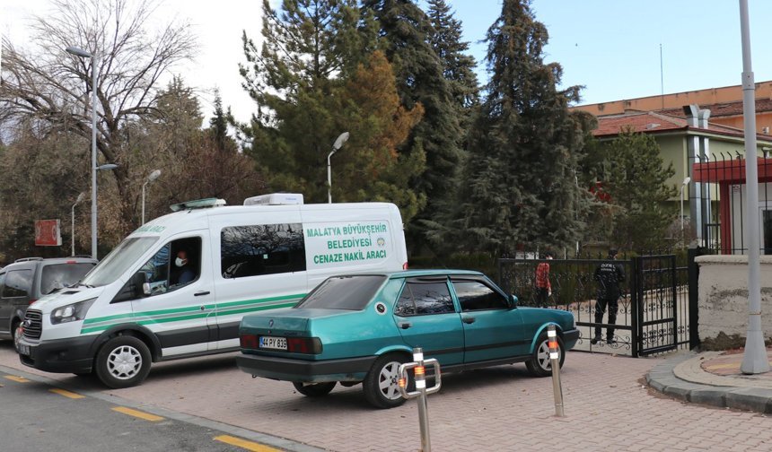 Malatya'da otomobil şarampole yuvarlandı: 1 ölü