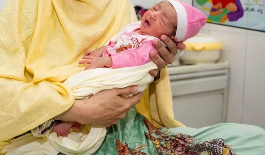 Pakistan'ın, yeni doğanlar arasında maymun çiçeği tespit edildi