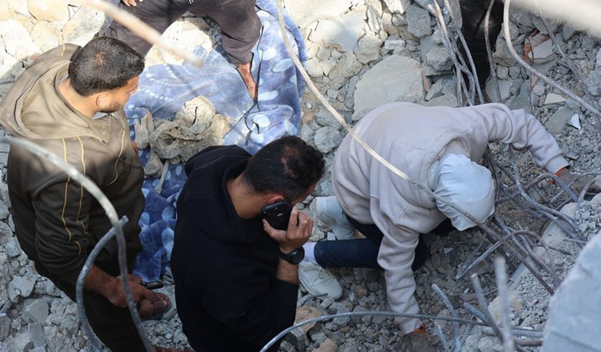 Şehitlerin naaşları enkaz altında kayboluyor: Gazze'de acı dinmiyor