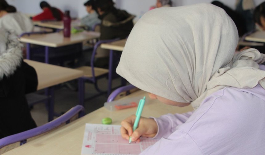 Siyer Yarışması'ndan ödül alan çocuklar: Peygamber Efendimizi tanımak dahi bize yetti