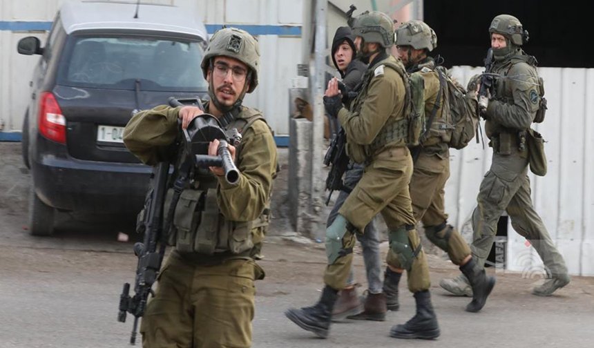 Siyonist işgalciler Batı Şeria'da baskınlarını artırdı: 50'den fazla Filistinli esir alındı