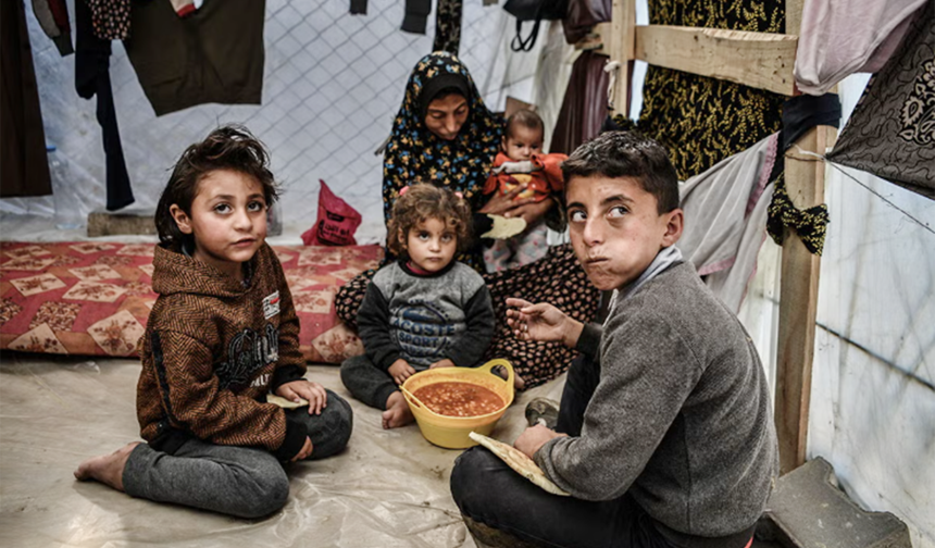 Siyonist rejim İran savaşını fırsata çevirdi: Gazze'ye yardımlar kısıldı, kriz derinleşti