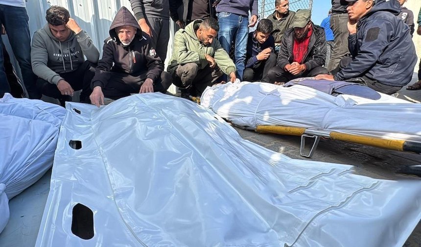 Siyonist rejimin Gazze'ye saldırılarında şehit sayısı 72 bin 585'e yükseldi