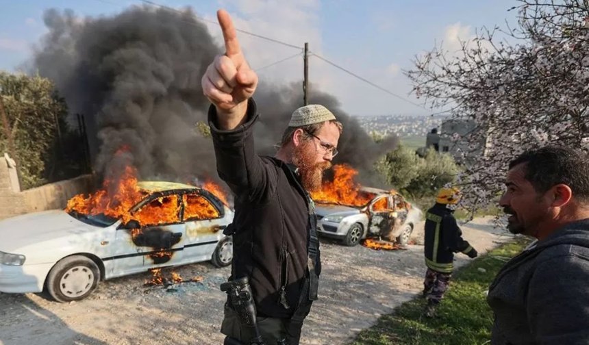 Yahudi çeteler, Filistinlilerin ev ve araçlarını yaktı