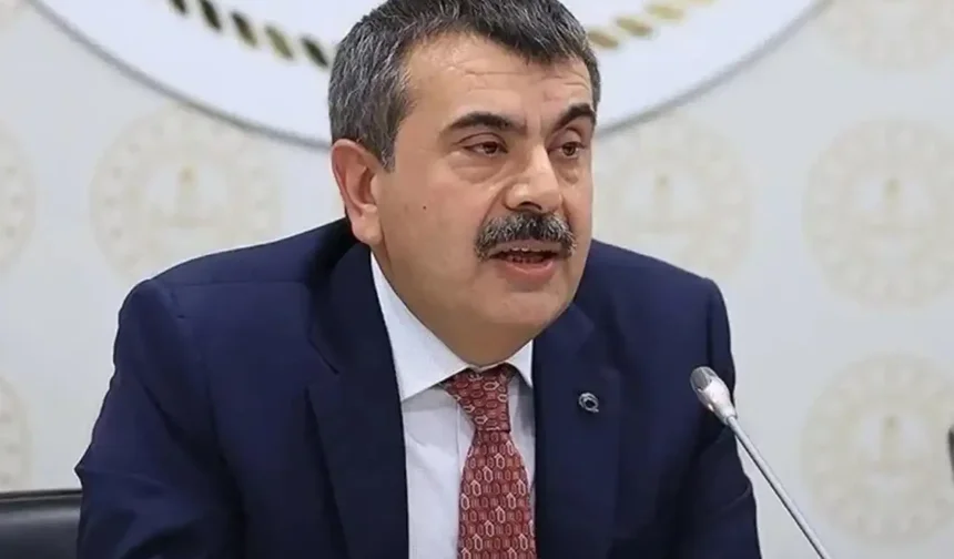 Bakan Tekin'den eğitimde yeni adımlar: Okul güvenliği, ara tatil ve süre tartışması