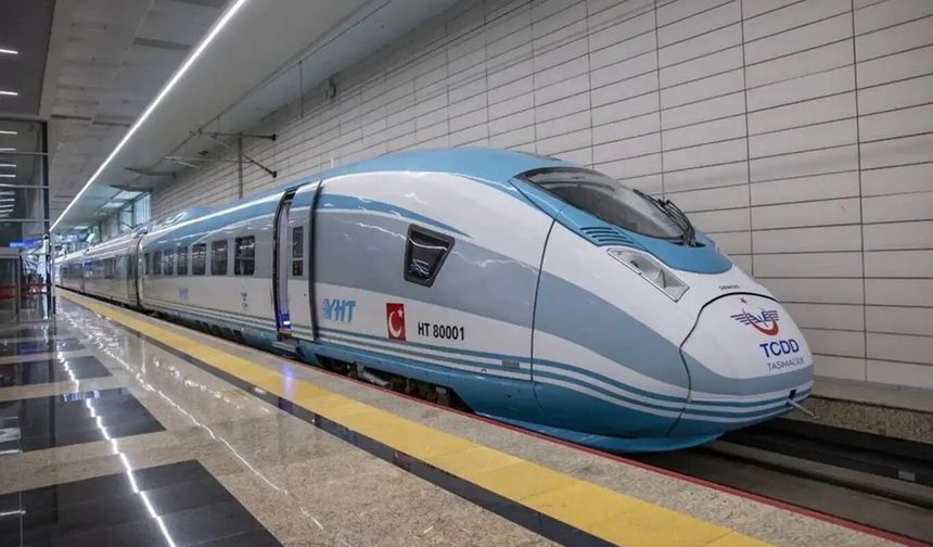 Bakan Uraloğlu: Bayramda tren seferlerinde 18 bin 644 kişilik ek kapasite sağlanacak