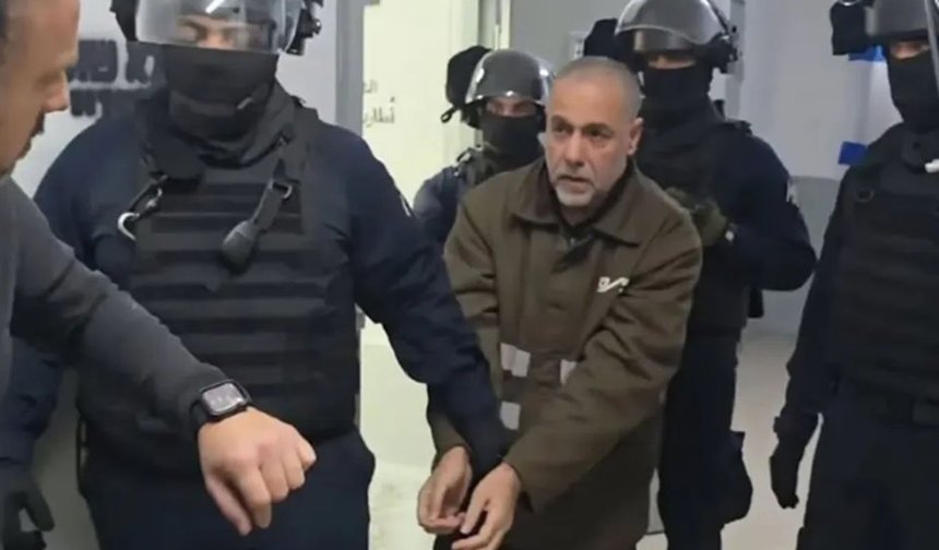 Dr. Hüsam Ebu Safiye'nin oğlu, babasının siyonist rejim zindanlarında yaşadıklarını anlattı