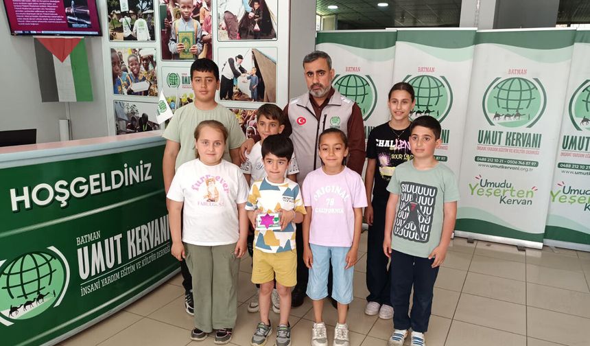 Kur'an kursu öğrencileri harçlıklarını Gazze'ye bağışladı