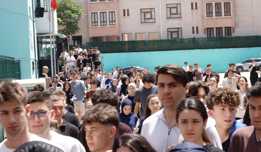 Bursa'da YKS'nin ilk oturumu tamamlandı
