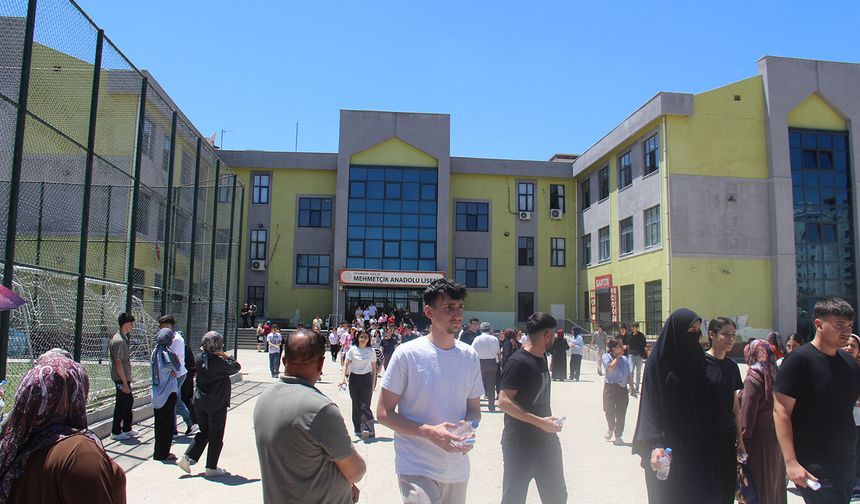 Diyarbakır'da YKS'nin ilk oturumu tamamlandı: Adaylar ilk değerlendirmelerini yaptı