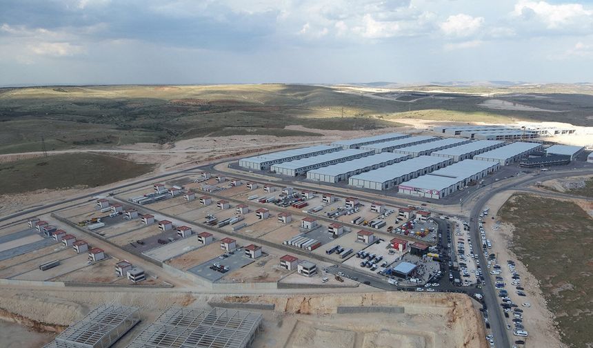 Gaziantep BÜSEM'de iş yerlerinin anahtarları teslim edildi