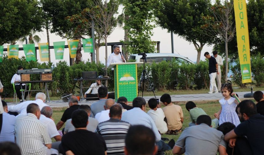 HÜDA PAR Milletvekili Dinç, Mersin'de partili gençlerin 'Bahar Etkinlikleri' final programına katıldı