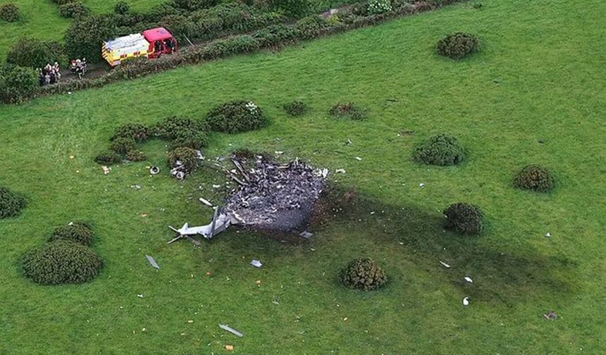 İngiltere'de donanma helikopteri düştü: 3 ölü