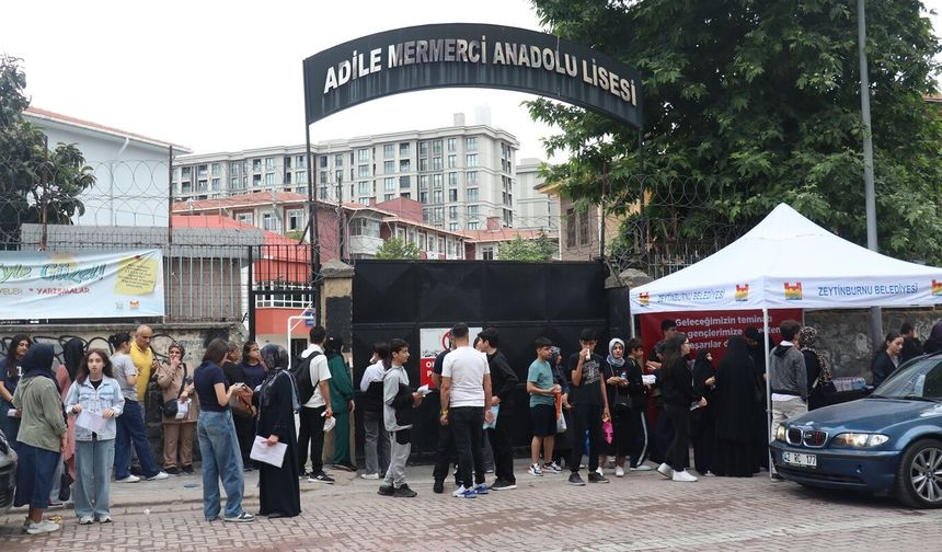 İstanbul'da 200 bin öğrenci için LGS heyecanı başladı