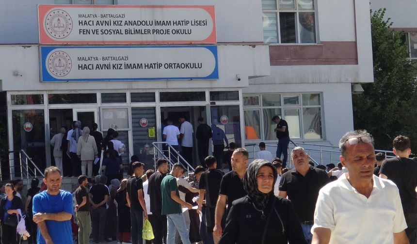 Malatya'da YKS heyecanı: Adaylar hedeflerini ve hayallerini anlattı