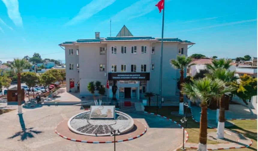 Seferihisar Belediyesi'ne rüşvet operasyonunda 6 şüpheli gözaltına alındı