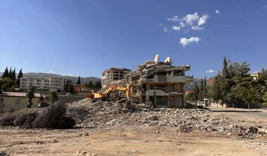 123 kişinin öldüğü Ebrar Sitesi G Blok davasında karar: Müteahhide 17 yıl 4 ay hapis
