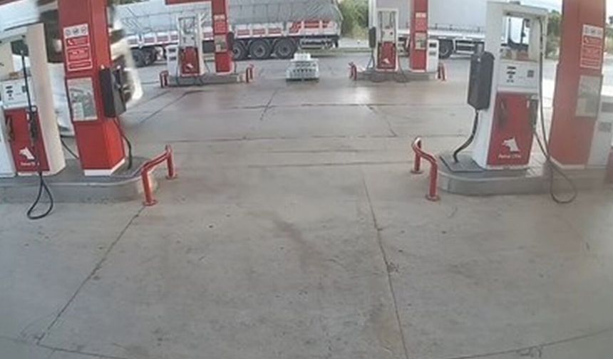 Bursa'da can alan tır kazası kameraya yansıdı