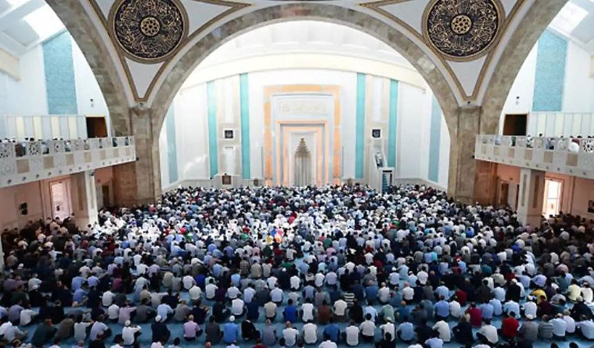 Cuma hutbesi: İnsanlığa bağışlanan Kur'an-ı Kerim nimeti