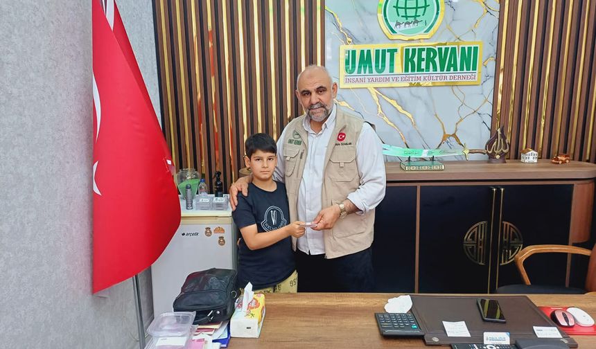Haftalığını Gazze'deki ihtiyaç sahiplerine ulaştırmak üzere Umut Kervanı'na bağışladı
