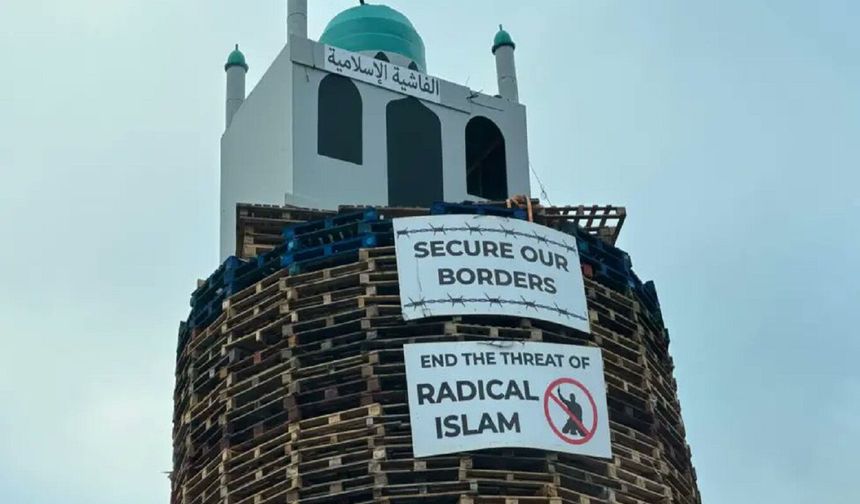 Kuzey İrlanda'da ırkçılık ve İslam düşmanlığına tepki büyüyor: Cami maketini yakanlara soruşturma