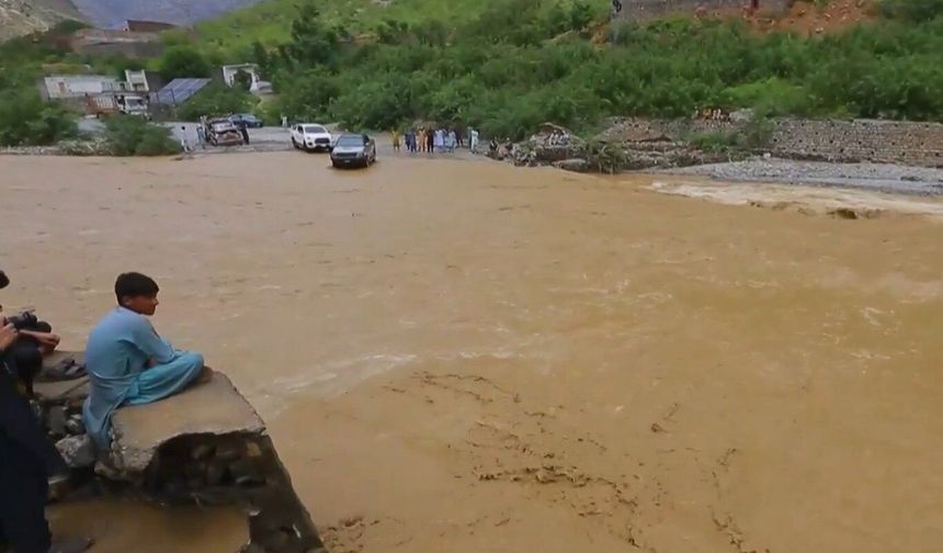 Pakistan'da şiddetli yağışlar can aldı: Son 24 saatte 7 kişi hayatını kaybetti