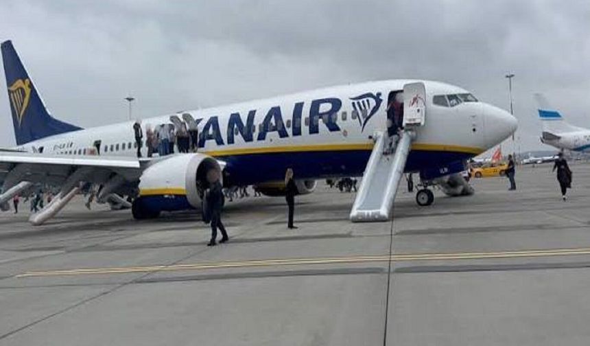 Yunanistan'dan kalkan yolcu uçağı motor arızası nedeniyle acil iniş yaptı: 4 yaralı