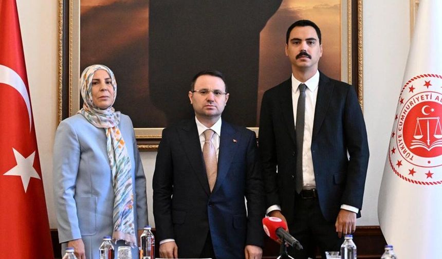 Adalet Bakanı Gürlek'ten Muhsin Yazıcıoğlu açıklaması: Tüm deliller en ince ayrıntısına kadar incelenmekte