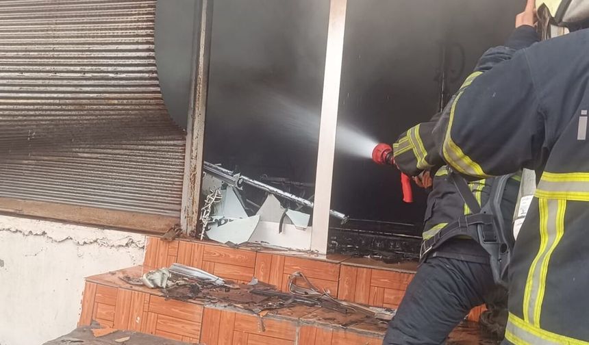 Batman'da berber dükkânında yangın: İş yeri kullanılamaz hâle geldi