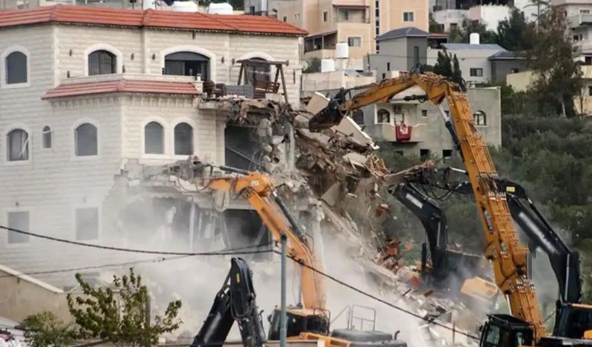 İşgalciler Batı Şeria'da Filistinlilere ait yapıları yıktı