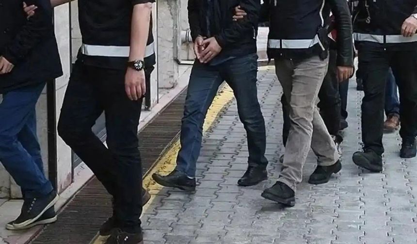İzmir'de 310 bin uyuşturucu hap ele geçirildi: 4 gözaltı