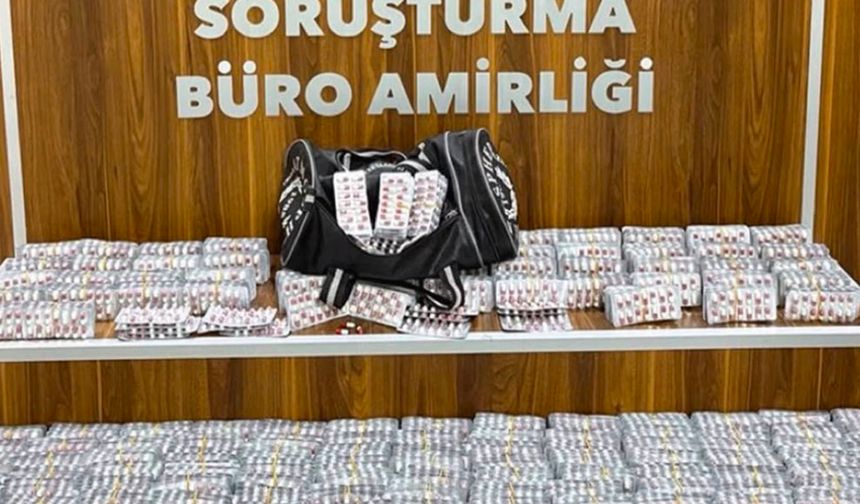 İzmir'de uyuşturucu operasyonu: 9 bin 184 sentetik ecza ele geçirildi