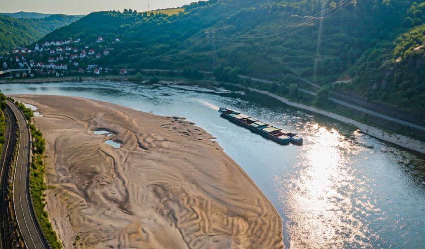Ren Nehri'nde rekor düşüş: Kuraklık ekonomiyi vurmaya başladı